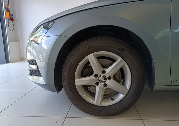 Skoda Superb cena 74900 przebieg: 149999, rok produkcji 2020 z Poznań małe 466